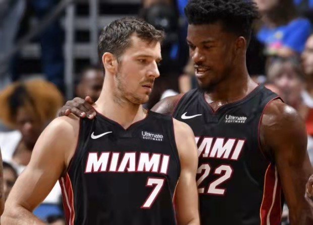 众对运动员 众对运动员